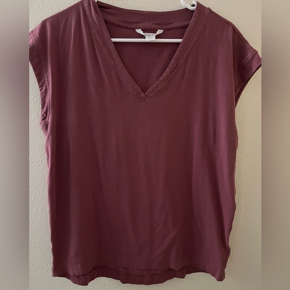 Athleta Sleeveless V neck Athletic Shirt Medium - Picture 1 of 4